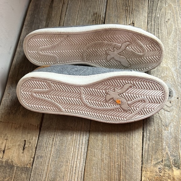 American eagle women’s gray gym shoes/sneakers. Size 9. EUC. - Picture 6 of 6